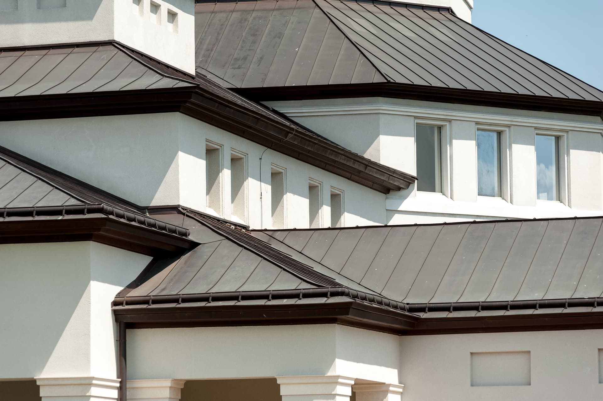 Metal vs Shingles image