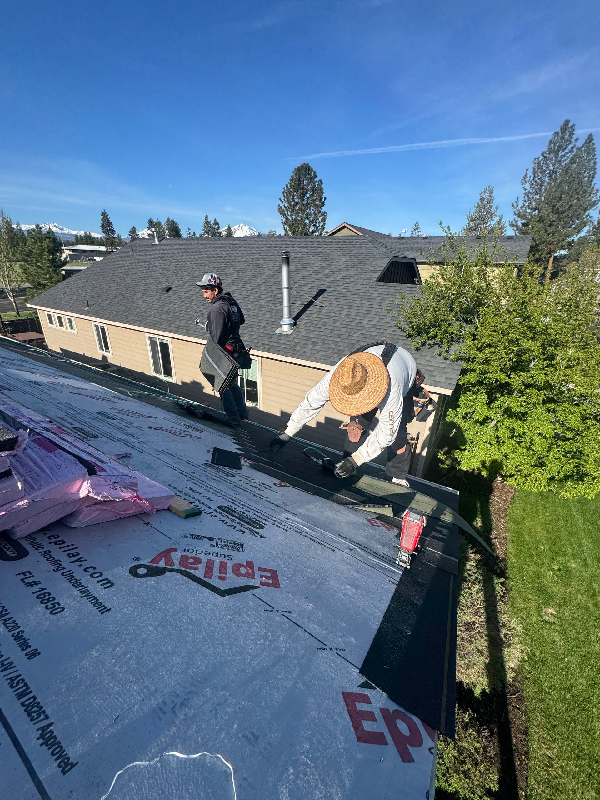 Full Roof Replacement in Sisters with Owens Corning TruDefinition Shingles image